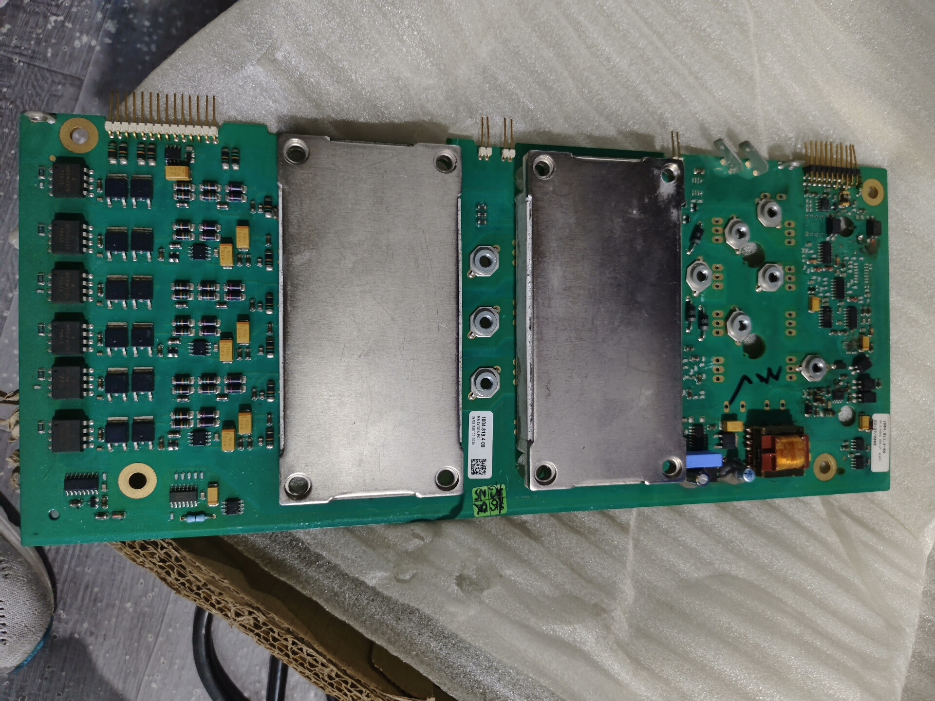 FS150R12KE3。两块带电路板。模块包好。