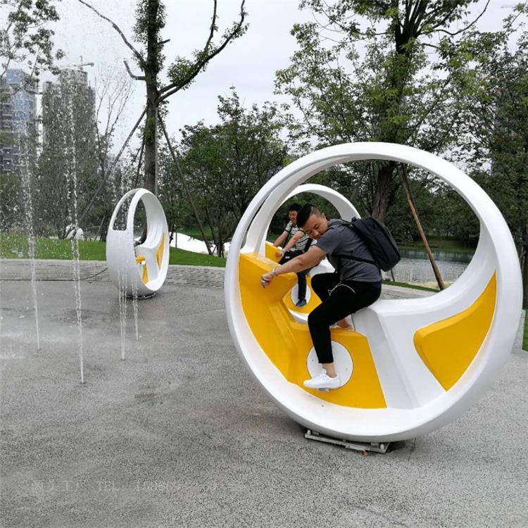 网红喷水单车互动竞速喷泉脚踏喷水车传感踩水车定做戏水游乐设备