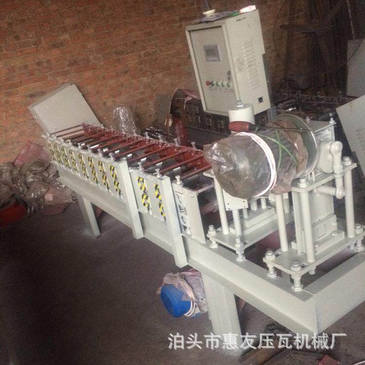 厂家4030方通扣板机彩钢扣板机广告牌匾机器直角广告扣板机