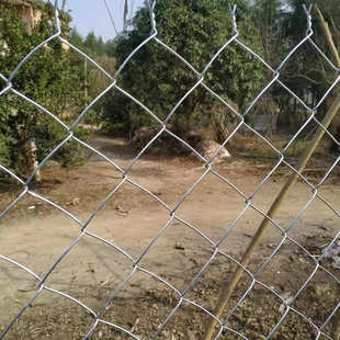镀锌勾花网篮球场护栏网养殖铁丝网动物园围栏网养殖钢丝网勾花网