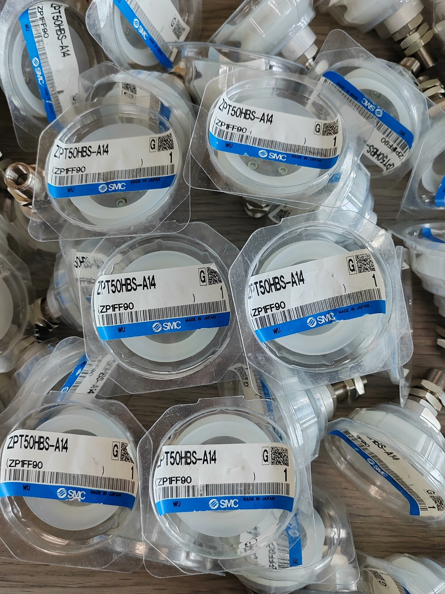 打包处理:全新原装正品SMC真空吸盘60个.如图实物，如图型