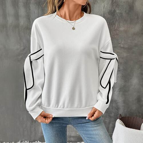 Three dimensional round neck long sleeved pullover hoodie