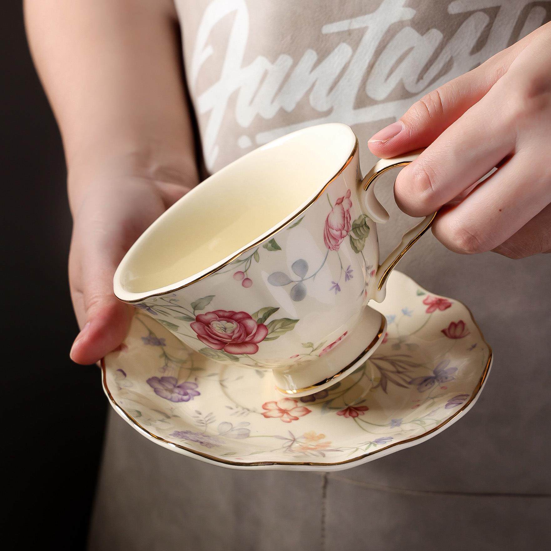复古欧式描金咖啡杯碟轻奢高级感金边陶瓷杯碟高颜值宫廷下午茶杯