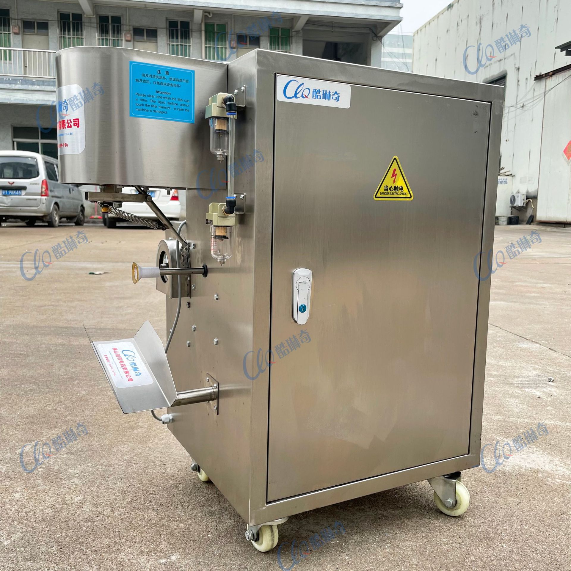 陕西富平县柿饼削皮机去皮机 高速柿子雪梨苹果去蒂磨头去皮机