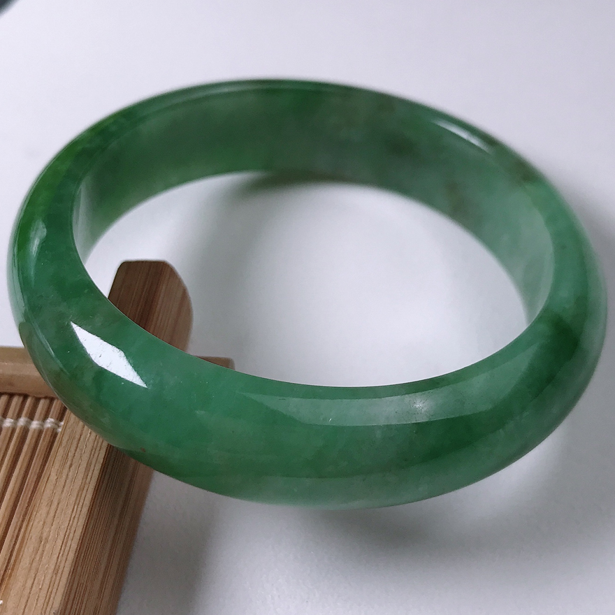 内径54.3mm天然缅甸翡翠玉镯少女正品绿色宽版玉手镯54.29g