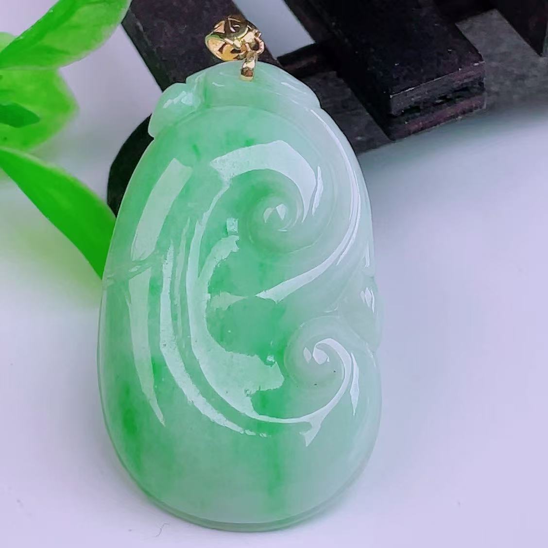 缅甸天然正品翡翠18k金扣头冰满绿满色高端精品闪拍如意玉石吊坠