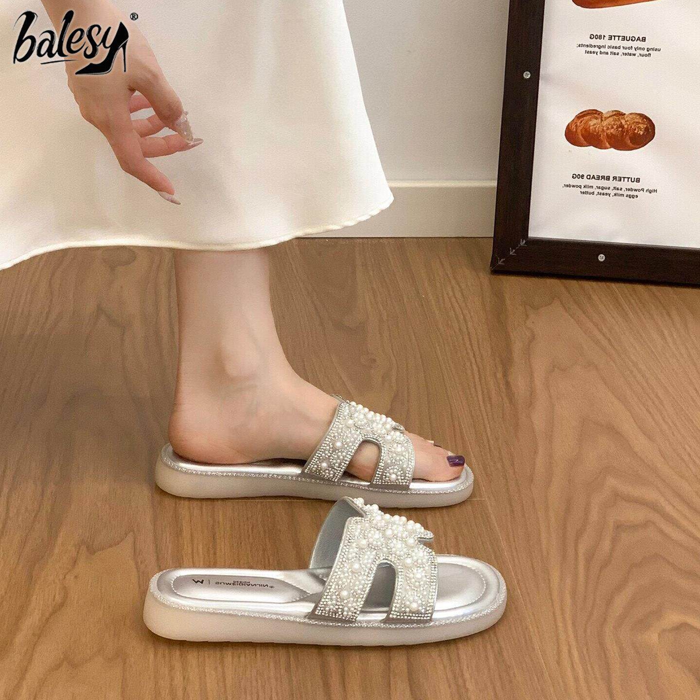 英国真皮厚底一字拖女外穿2026夏新款银色水钻绝美海边沙滩凉拖鞋