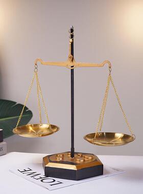 天平摆件天秤模型覆古工业风装饰天称司法院律师事务所办公室摆设