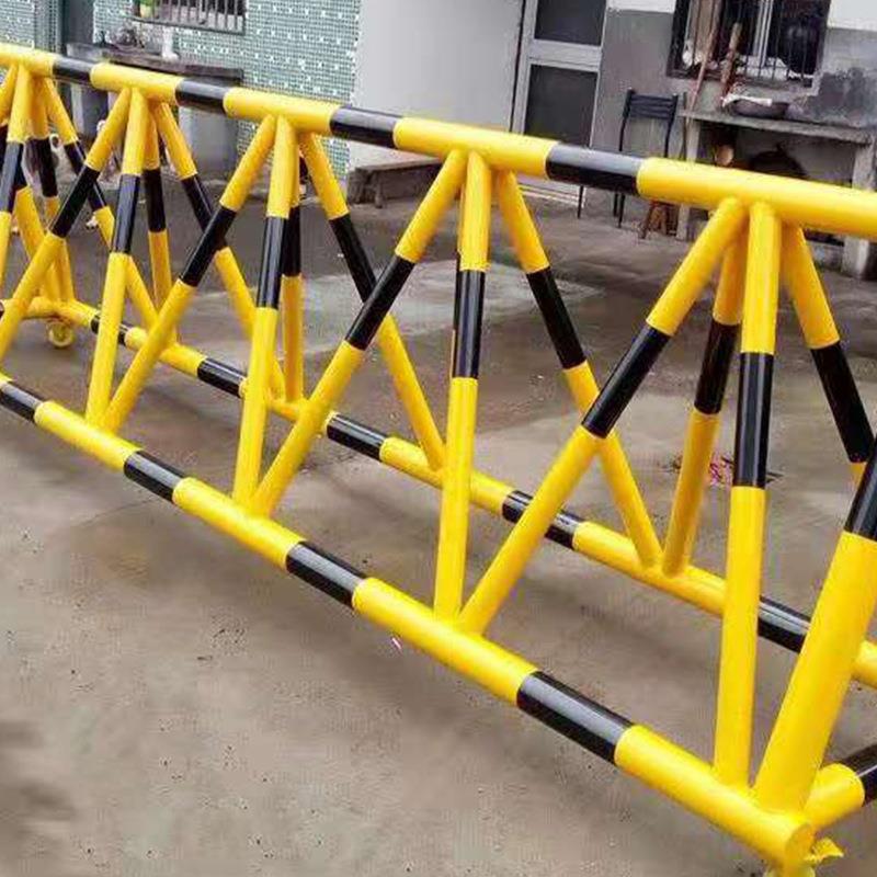 拒马移动路障护栏带轮学校门口挡车护栏防冲撞护栏加油站挡车路障