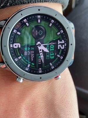 amazfit gtr和小米手表color区别哪个好，功能怎么样？