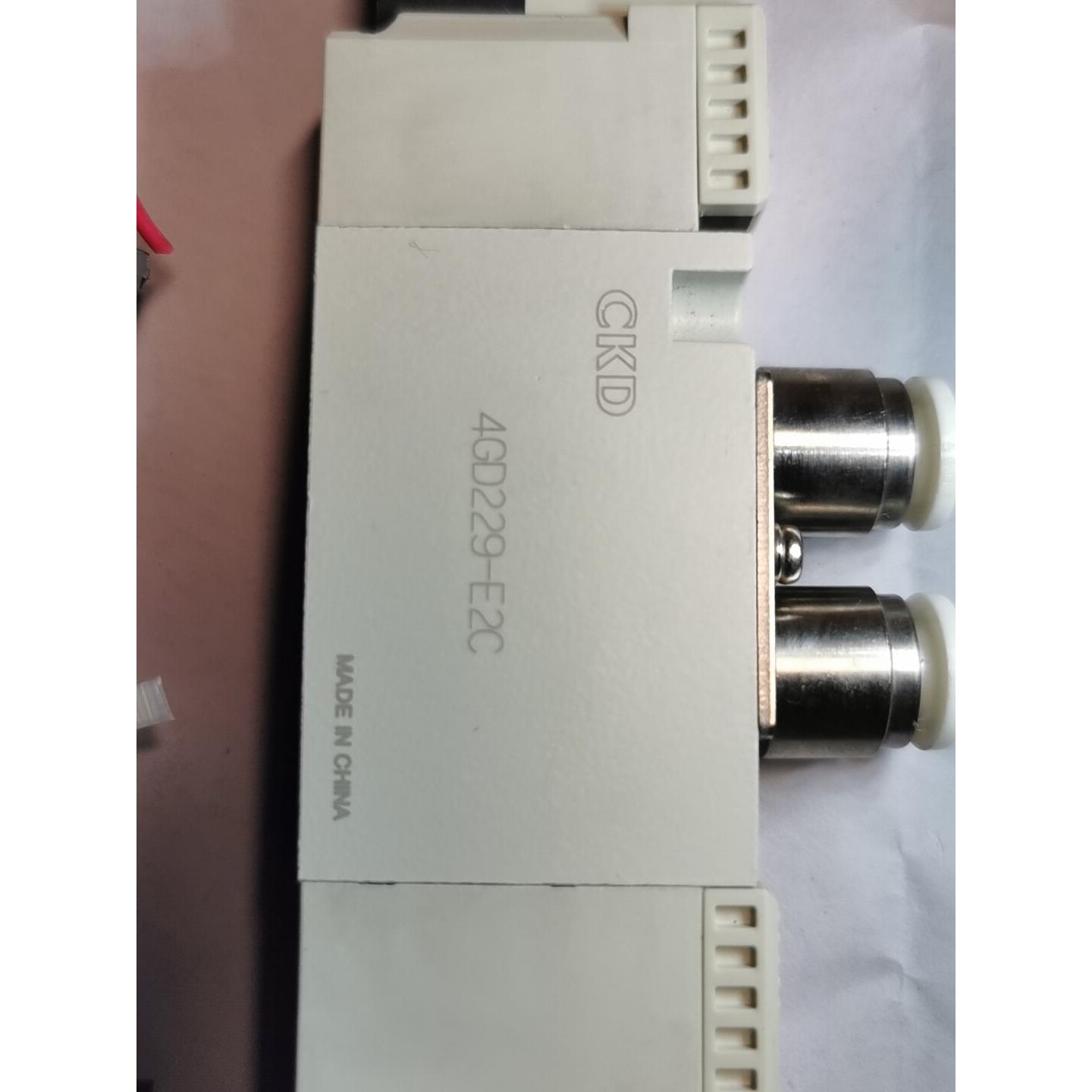 标价是空箱-二手CDK双向电磁阀 4GD229-E2C，线圈电压DC24议价