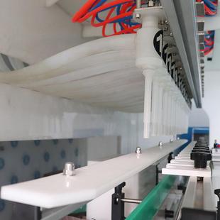 厂货全自动高速消589毒液次酸洗手液酒精现工消毒水灌氯装 机工作