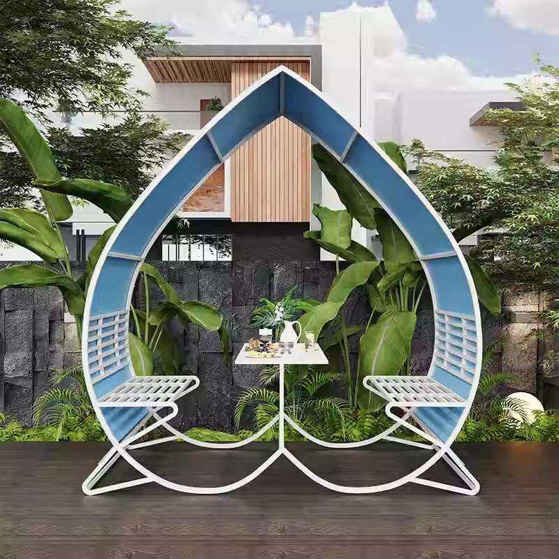 户外秋千金属双人椅网红景区打卡拍摄道具庭院花园桃型铁艺桌椅