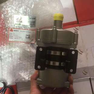 三一SKT105E 141502002186A001 冷凝器水泵总成