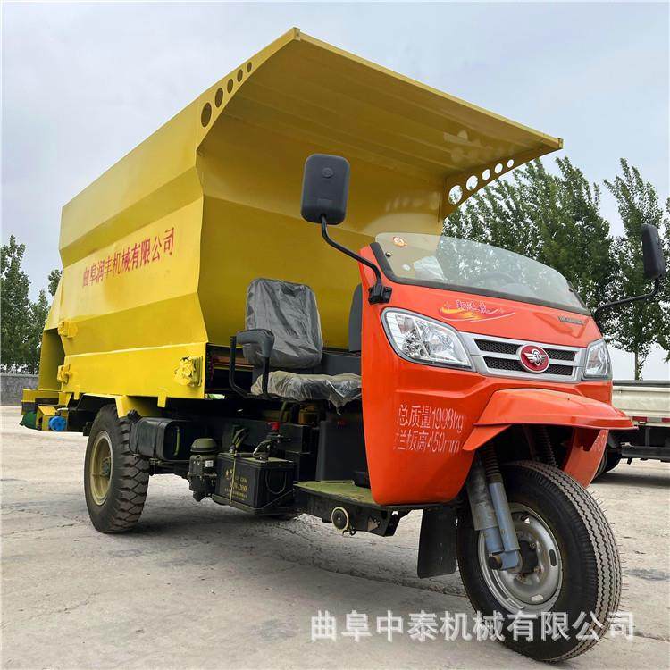 养牛三立方电动螺旋式撒草机青贮饲草料喂料机牧场自走式抛料车,机械设备,其他机械设备,淘宝优惠券,粉丝福利购,淘宝优惠卷