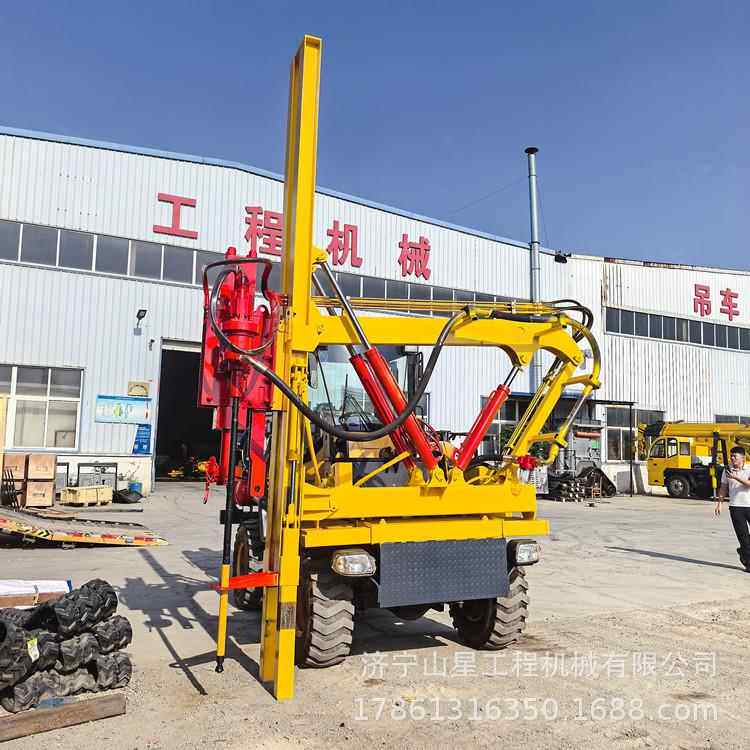 高速工程护栏打桩机装载式波形护栏打拔钻一体机山地护栏压桩机