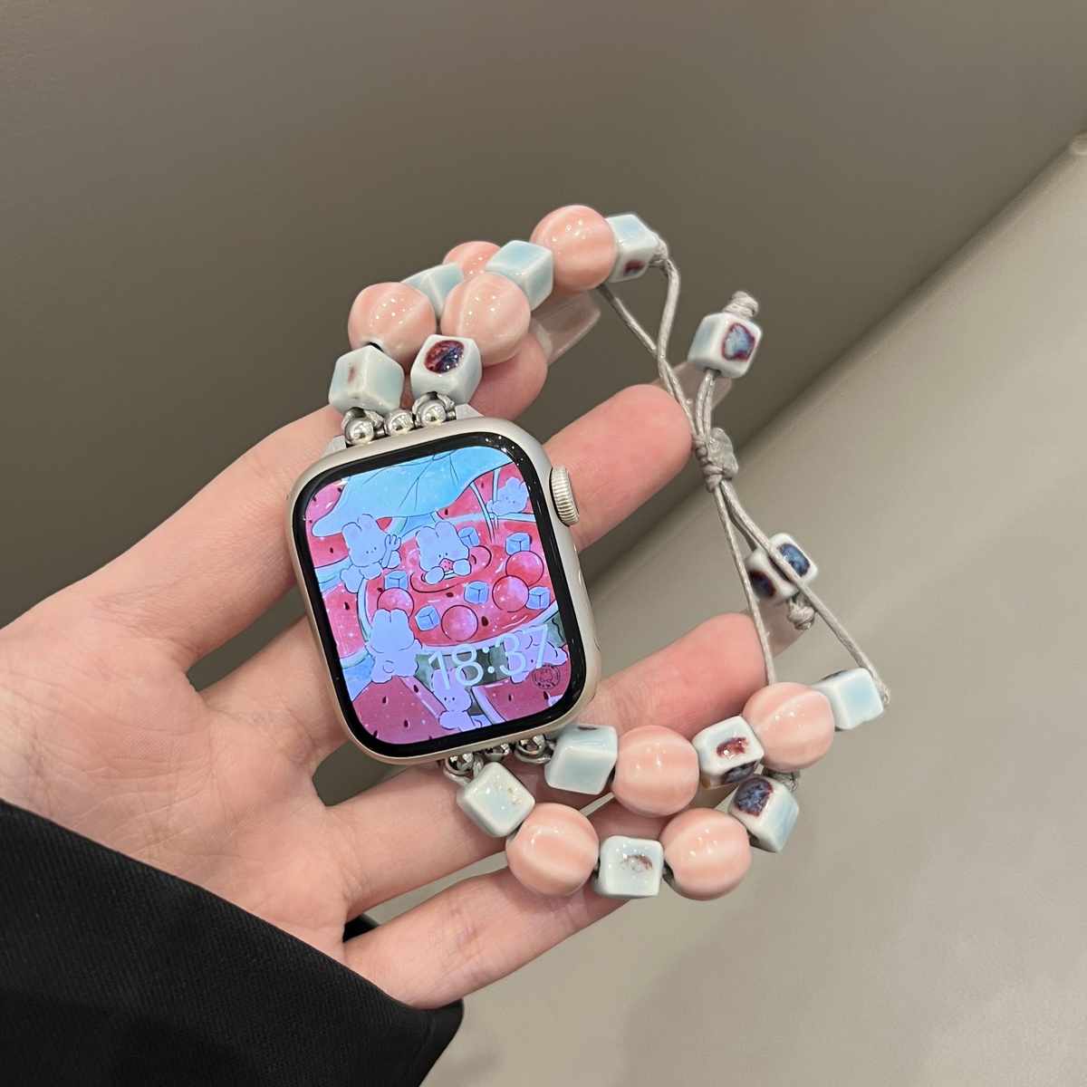 适用苹果手表iWatch9表带陶瓷西瓜串珠伸缩链applewatch8可爱透气