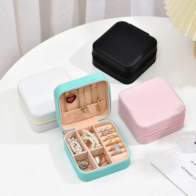 1PC, Jewelry Storage Box, Material: Main Plastic + Leather +