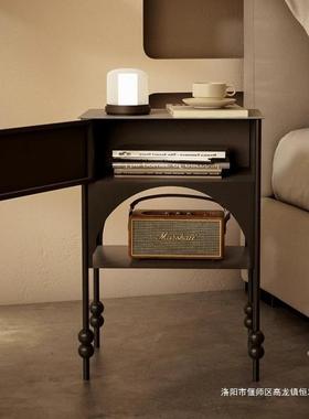 GYX卧室小户型床头柜简约复古个边性床桌子沙头发几黑色创意小窄