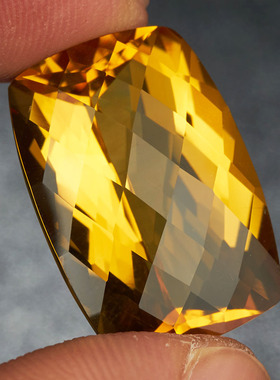 源头直供捡漏价 15.75克拉黄晶裸石戒面切工好 支持私人订制