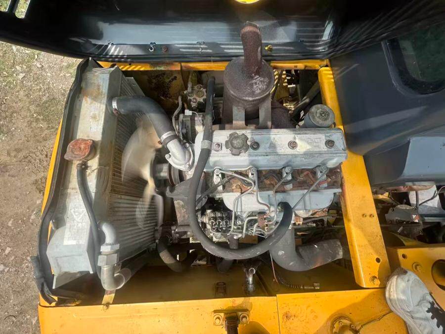 4月23日台州处理轮胎挖掘机一台网络拍卖公告