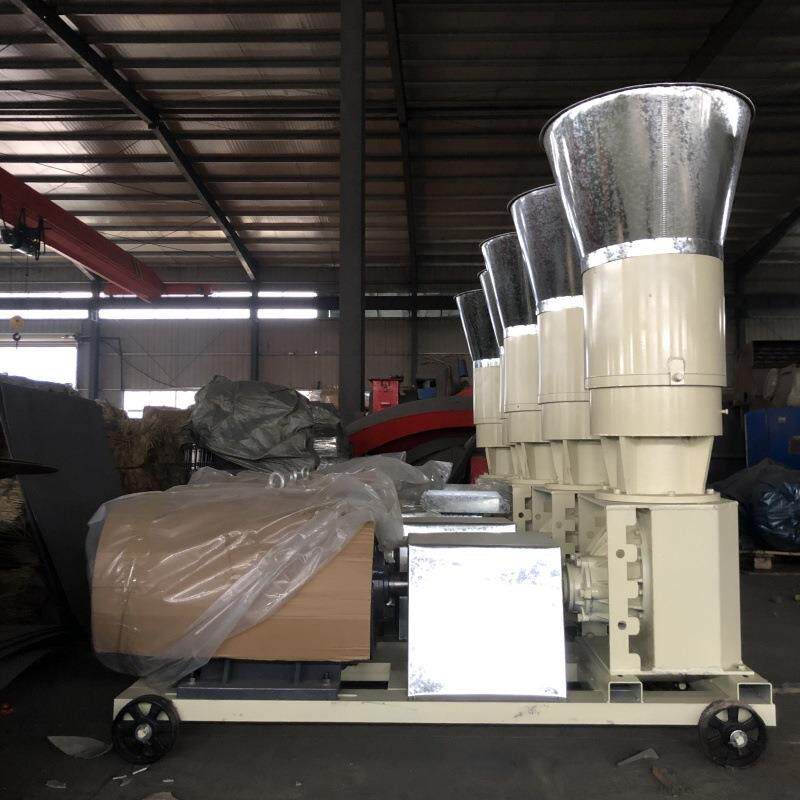 压轮转玉米棒子颗粒机300型毛毛虫塑料制粒机玉米秸秆木屑碳棒机