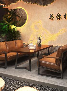 露营风酒吧实木桌椅清吧工业风卡座沙发烧烤店咖啡厅小酒馆沙发