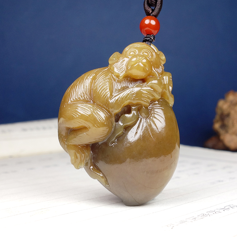 灵猴献寿新疆和田玉巧克力老红糖大富大贵生肖猴子玉石吊坠40.29g