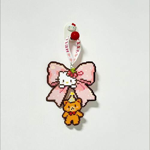 HelloKitty拼豆成品钥匙扣车饰手工车载挂件卡通可爱Hello平安