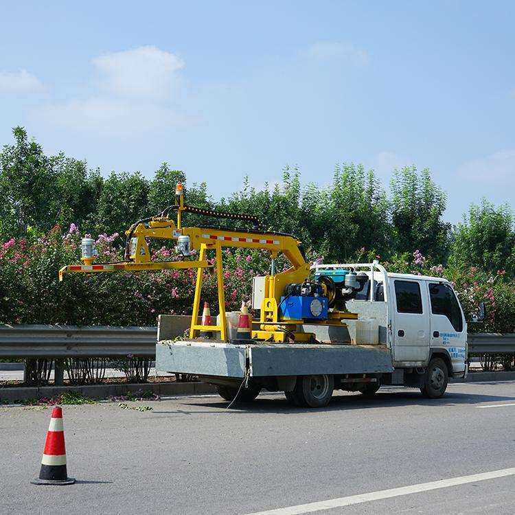 小型高空树枝修剪车设备车载式高速公路绿篱修剪机机器