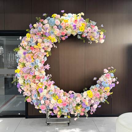 婚庆月亮花艺摆件求婚背景舞台装饰订婚布置景区打卡彩色月牙墙
