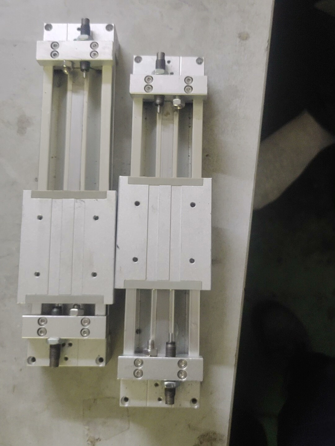 双鑫无杆气缸两台MY1M16-100L成色漂亮！