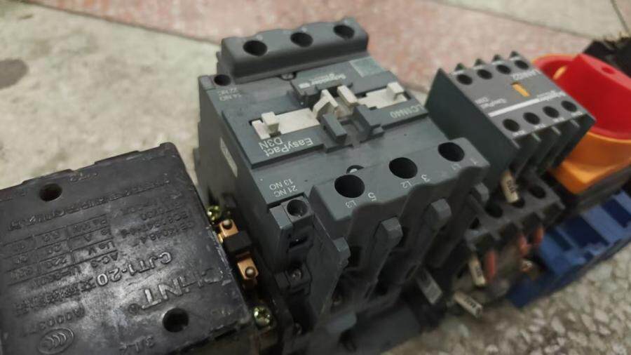 4月16日北京【京械5286】单位淘汰报废处置接触器开关5个网络拍卖公告