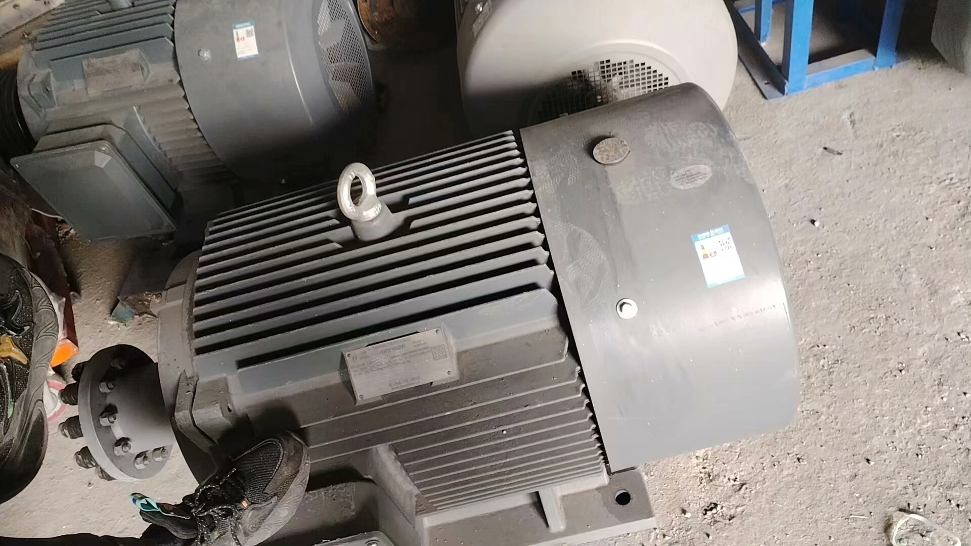 90千瓦西门子原装电机2台