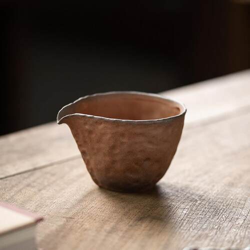 覆古无釉粗陶公杯 锤纹分茶杯公道杯分茶器老岩泥茶海陶瓷匀杯