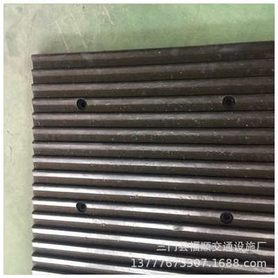 坡道缓冲噪 下坡垫坡道垫减震防滑货防厂垫源头减噪板板橡胶