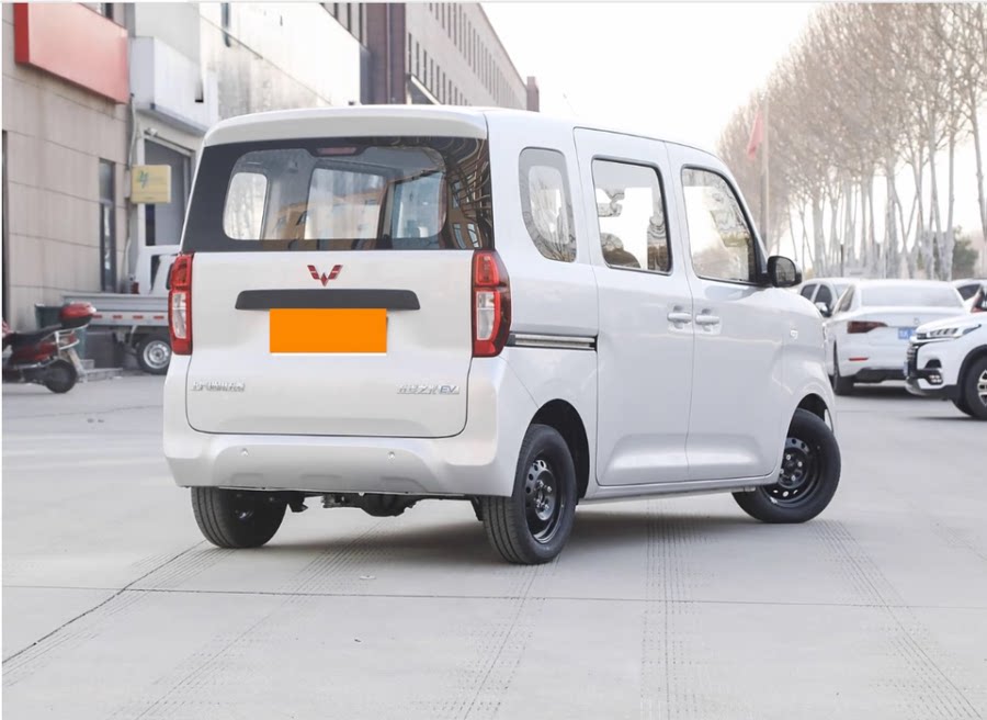 5月1日桂林市刚上牌五菱之光EV2025款纯电EV随时过户网络拍卖公告