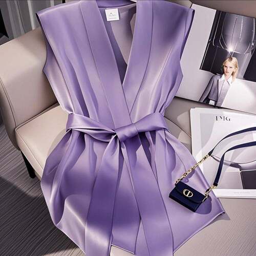 Fashionable Women ' s Knit Satin Stretch Fitted Vest with