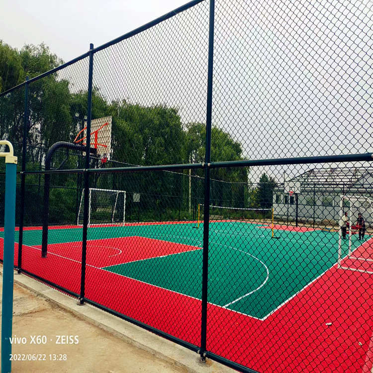 球场围网 体育场防护网 足球篮球场围网学校运动场围栏网厂家批售