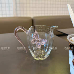 春日蝴蝶公道杯公杯带把花形分茶器耐高温玻璃家用匀杯茶海 新款