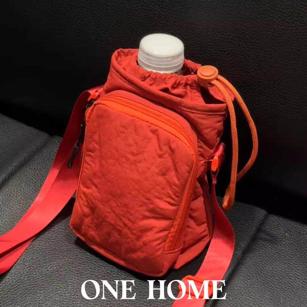 单肩水壶包夏季跑步运动户外可携式包手机包防水瑜伽包出去玩水桶