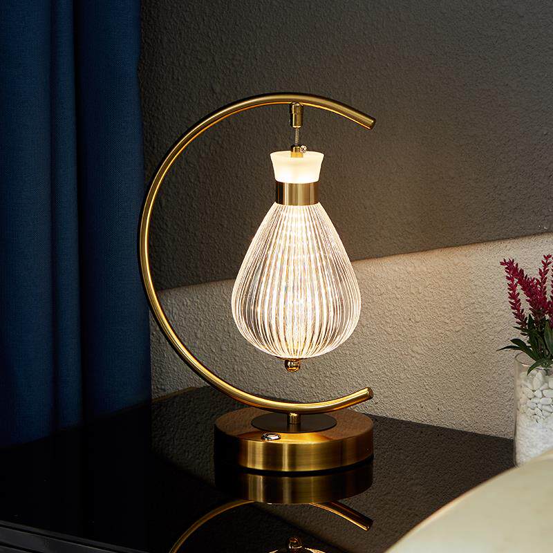 台灯卧室床头简约现代轻奢感温馨触摸调光充电创意床头柜灯