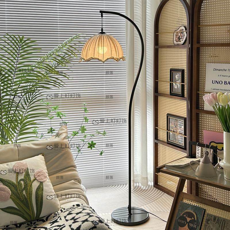 落地灯客厅沙发旁法式中古风卧室床头氛围感立式台灯复古2024新款