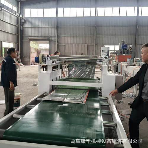 网格布铝箔覆合 玻璃纤维纺粘布贴合 无纺布透气膜PE膜热烫复合机