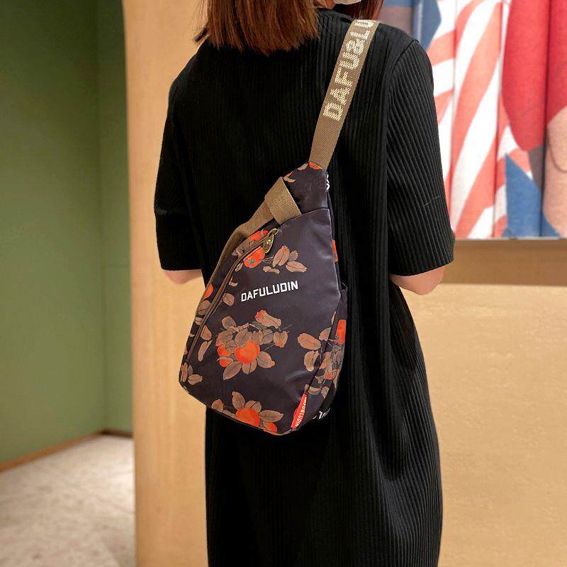 休闲包包女2024新款时尚百搭女士斜挎包运动小包高级轻便女式胸包