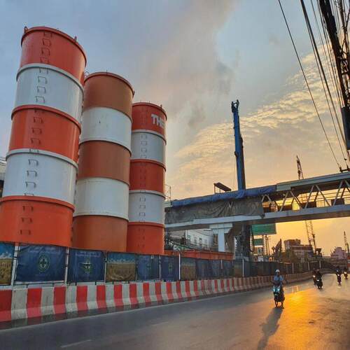 环氧树脂粘钢胶。不断致力于本领域内新产品。环氧树脂粘钢胶