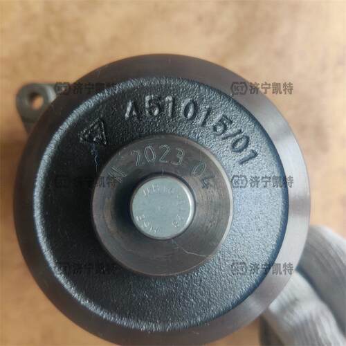 挖掘机PC200/210/220/240-7 发动机水泵6754-61-1100 钩机配件