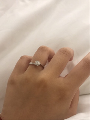 DR捧花群镶求婚钻戒怎么样？是不是真的，如何判断真假