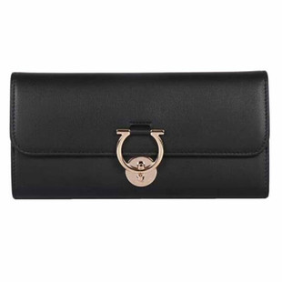 菲拉格慕FERRAGAMO女士中长款 99新未使用公价：5500 按扣钱包