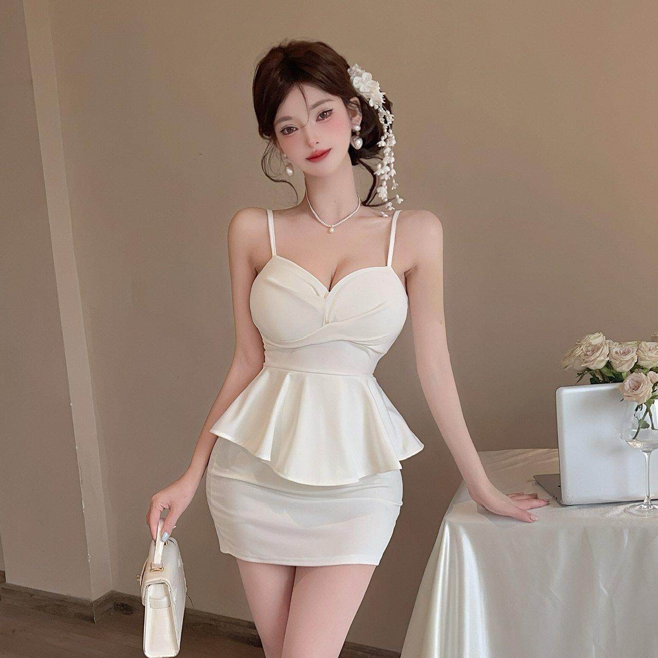 性感低胸露背吊带连衣裙女夜店技师工作服显身材紧身黑色包臀短裙